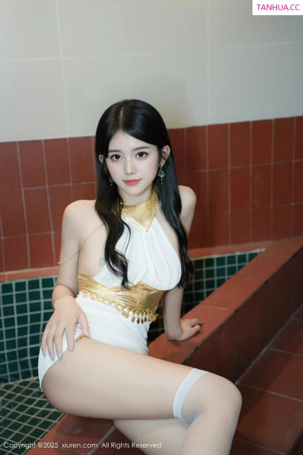 吴佩慈 吴佩慈 [XiuRen]高清写真图 2025.03.24 No.10058 美少女@ 白色丝袜第13张图片